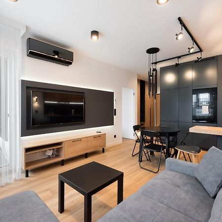 Zoliborz Obsidian Apartment Варшава Экстерьер фото